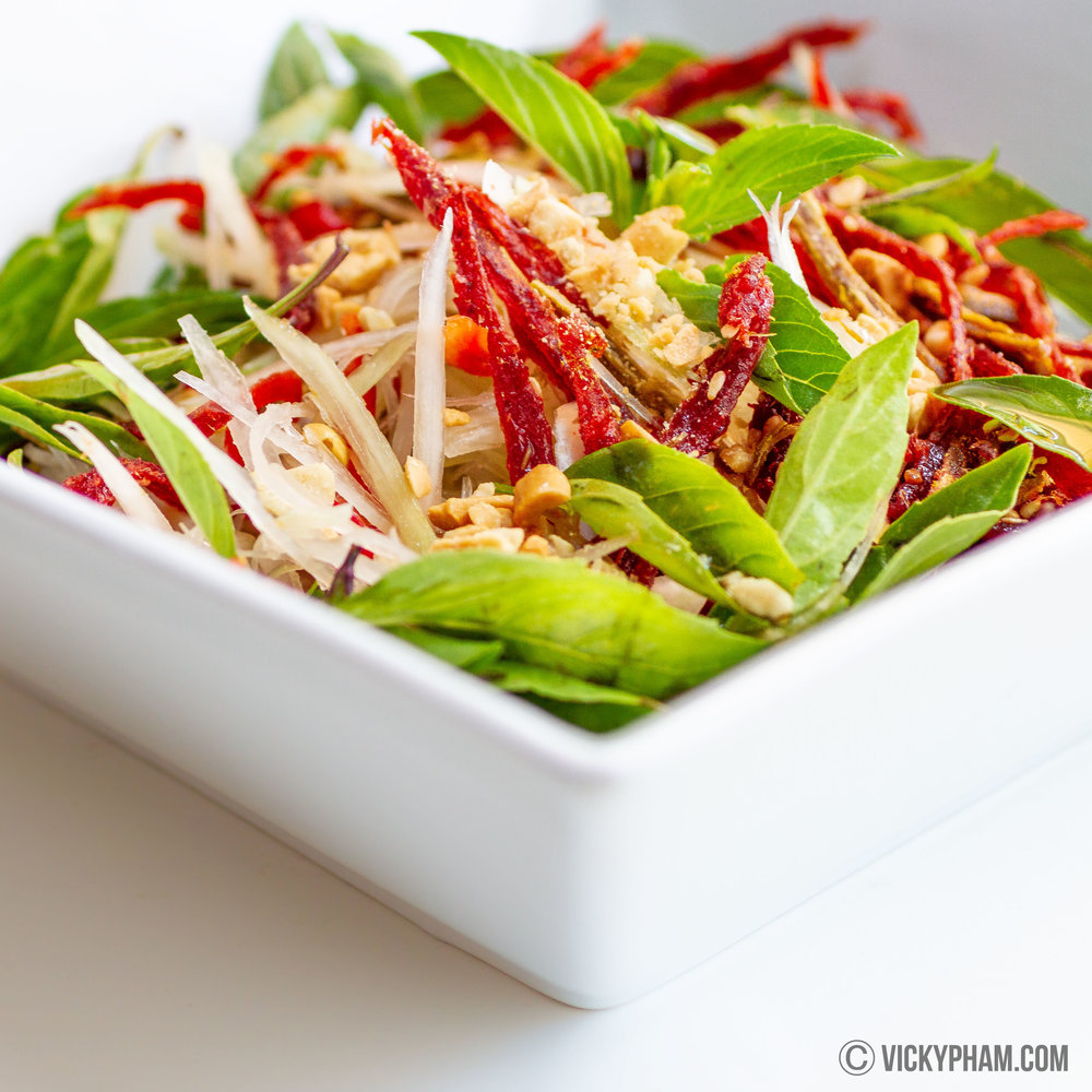 Vietnamese Green Papaya & Beef Jerky Salad (Gỏi Đu Đủ Khô Bò)