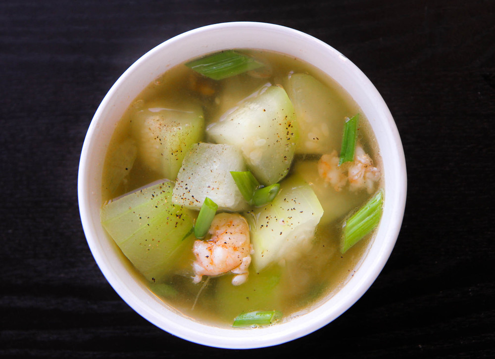 Winter Melon Soup with Shrimp (Canh Bi Dao Tom)