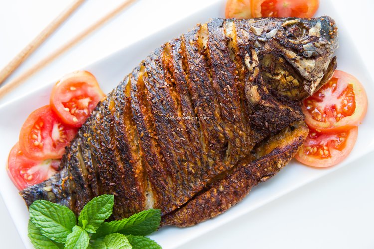 Vietnamese Fried Fish with Lemongrass (Ca Chien Xa)
