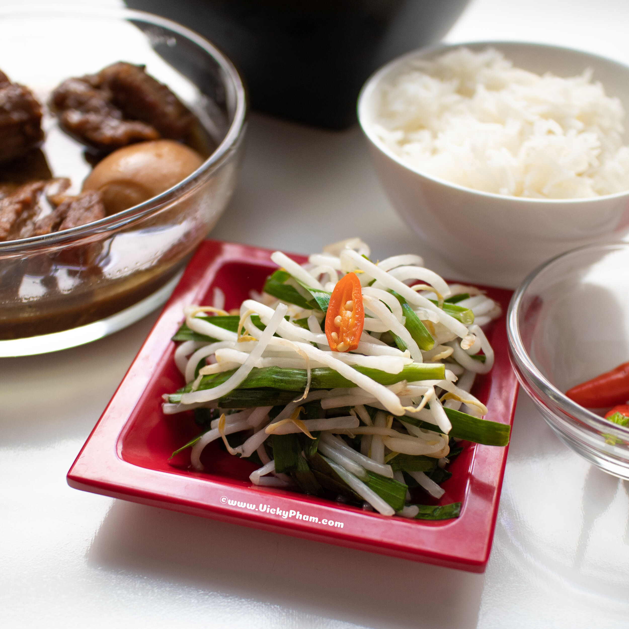Vietnamese Pickled Bean Sprouts with Garlic Chives (Dưa Giá)