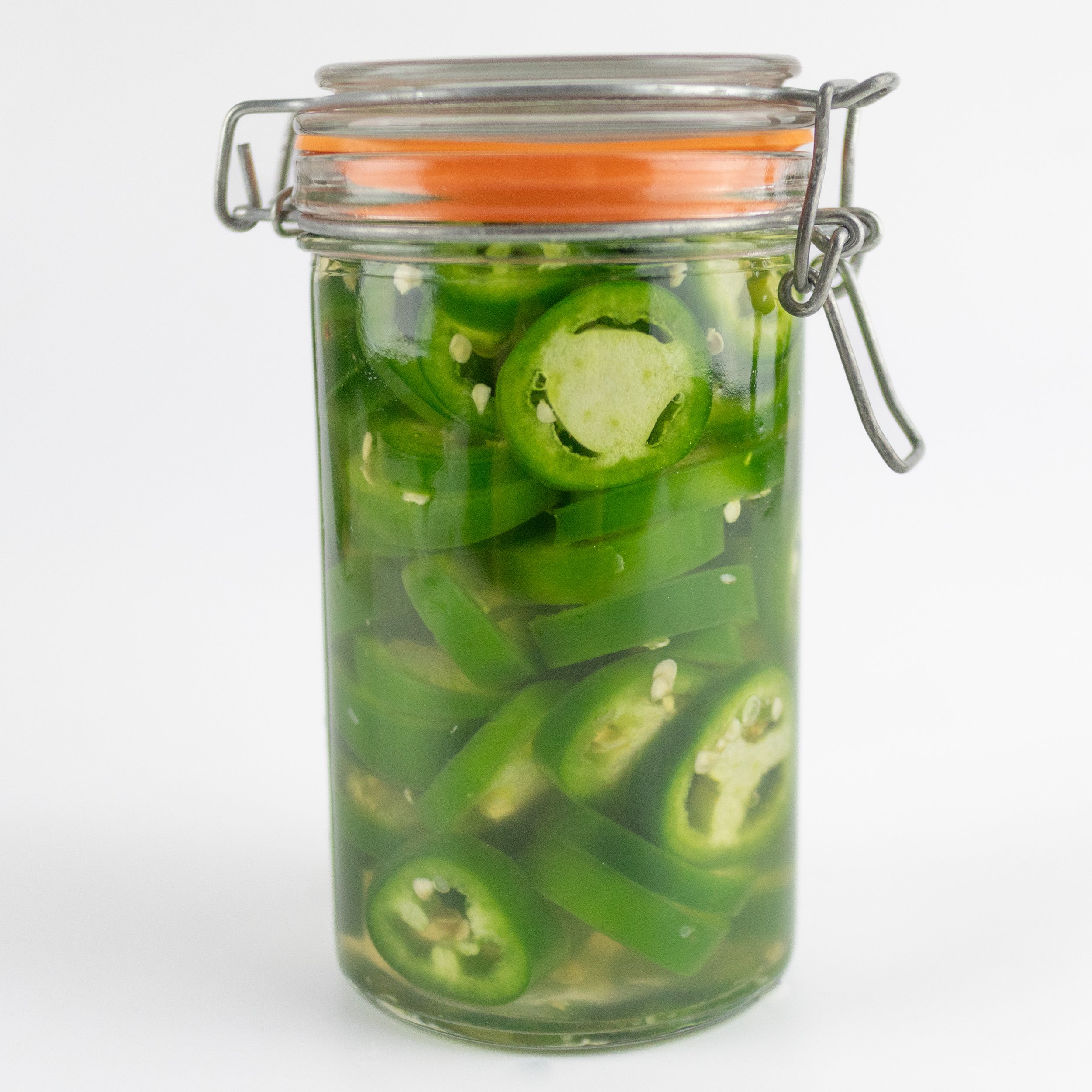 Vietnamese Crunchy Pickled Jalapenos (Ot Ngam Giam)