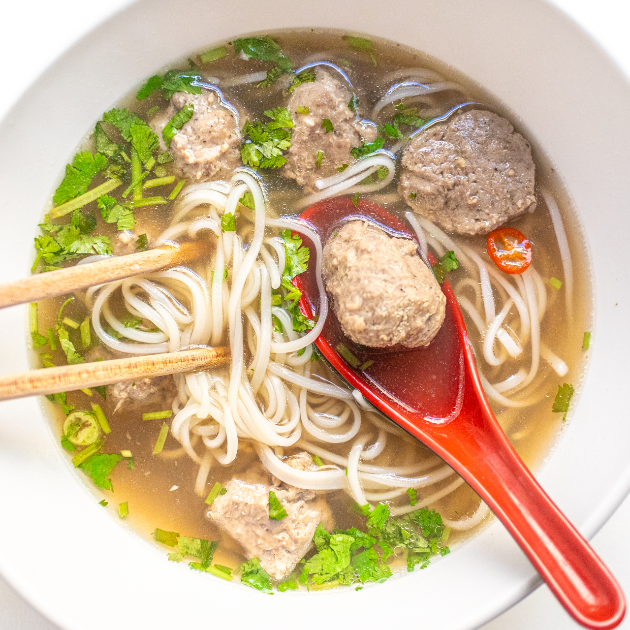 Phở Bò Viên (Vietnamese Beef Noodle Soup with Homemade Meatballs)